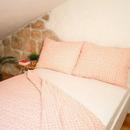 Marea - Old Town Retreat *