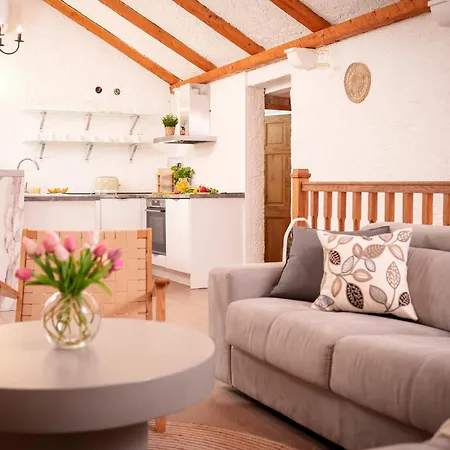 Villa Marea - Old Town Retreat *