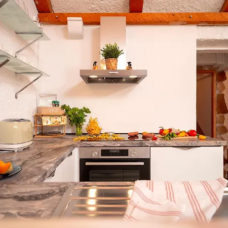 Vila Marea - Old Town Retreat *