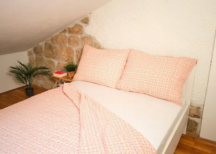 Marea - Old Town Retreat *