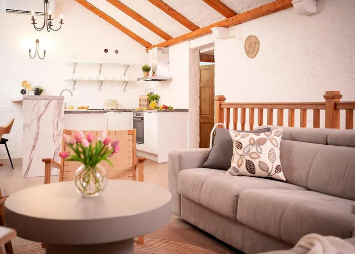 Villa Marea - Old Town Retreat *