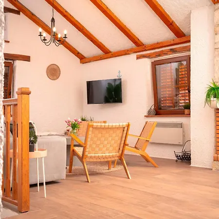 Marea - Old Town Retreat *