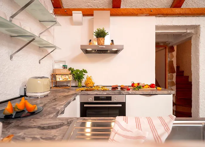 Villa Marea - Old Town Retreat *