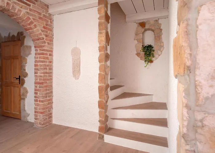 Marea - Old Town Retreat