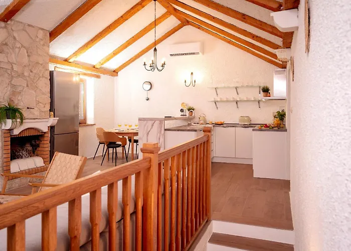 Marea - Old Town Retreat *