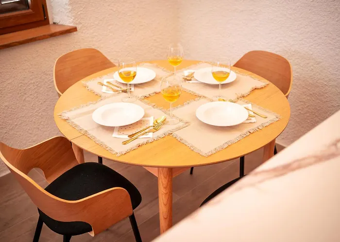 Marea - Old Town Retreat